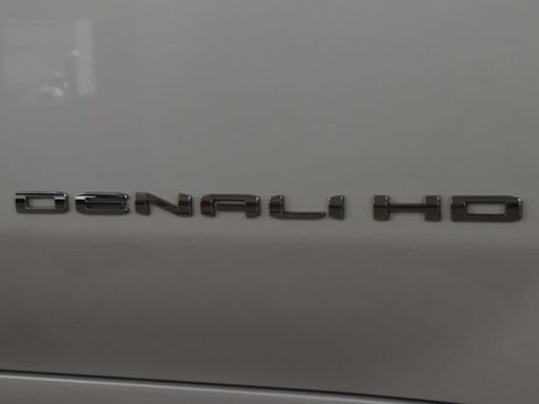 Used 2021 GMC Sierra 2500 Denali w/ Denali Ultimate Package AWD/4WD image 18