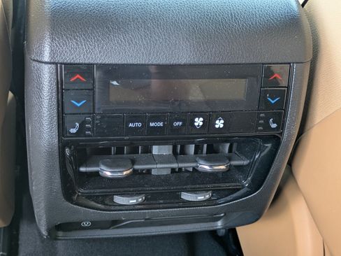 Used 2024 Jeep Grand Cherokee L Summit AWD/4WD image 12