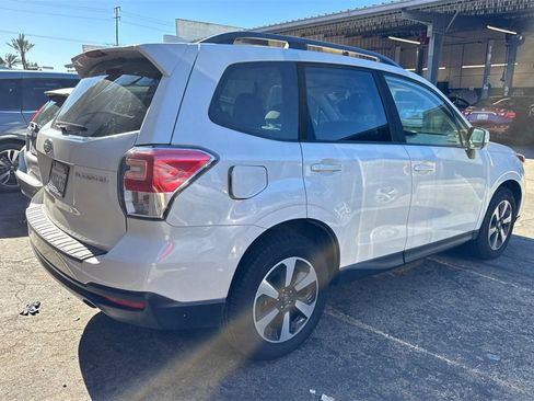 Used 2018 Subaru Forester 2.5i Premium image 3