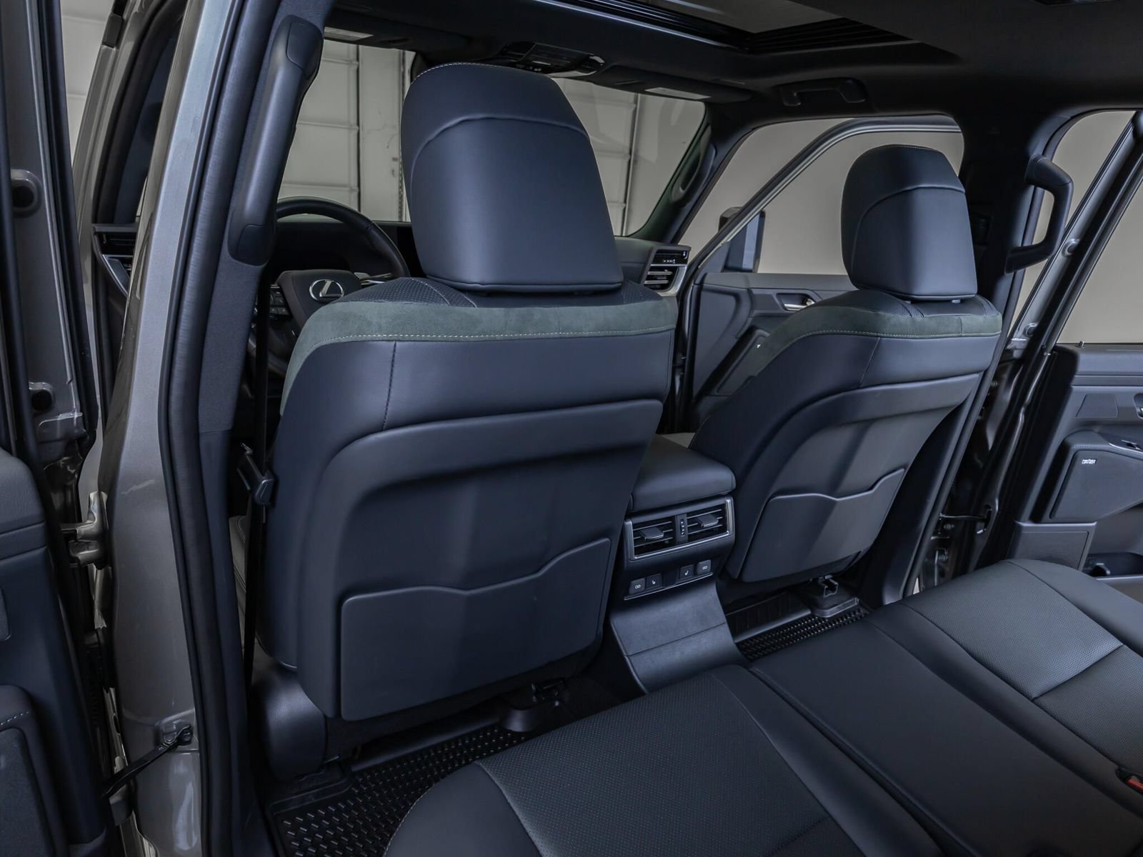 Used 2026 Lexus GX 550 AWD/4WD image 32
