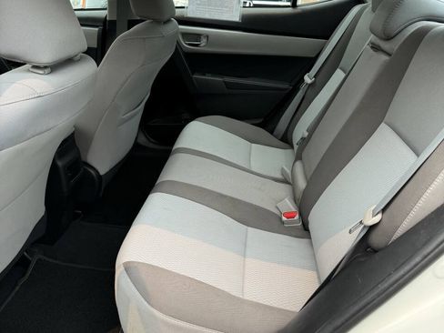 Used 2018 Toyota Corolla LE w/ Carpet Mat Package (TMS) FWD image 14