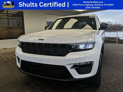 Used 2025 Jeep Grand Cherokee Limited w/ Black Appearance Package