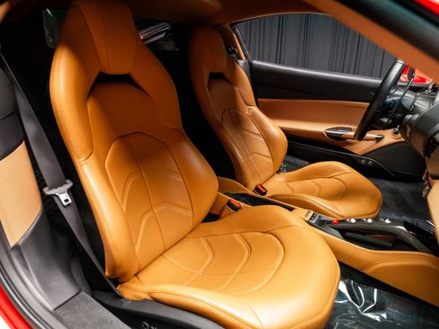 Used 2018 Ferrari 488 GTB RWD image 6