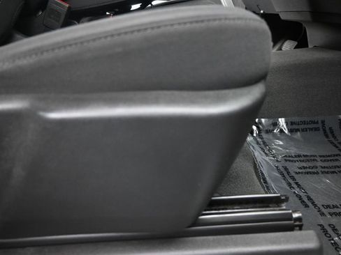 Used 2022 Chevrolet Silverado 1500 LT AWD/4WD image 12