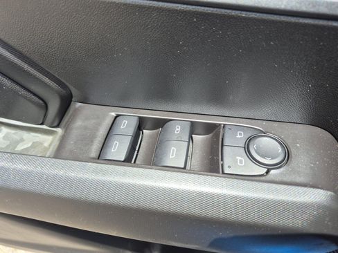 Used 2024 Chevrolet Colorado Trail Boss w/ Technology Package AWD/4WD image 13