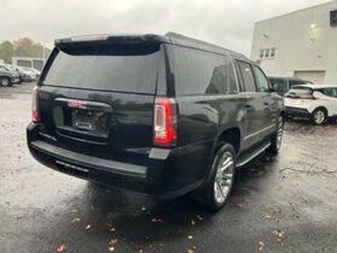 Used 2020 GMC Yukon XL SLT w/ Premium Edition image 28