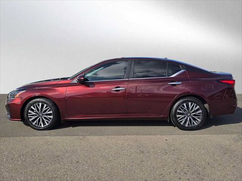 Used 2023 Nissan Altima 2.5 SV FWD image 6