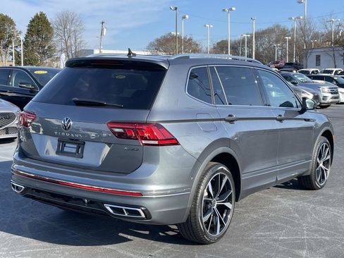 Certified 2024 Volkswagen Tiguan SEL R-Line image 7