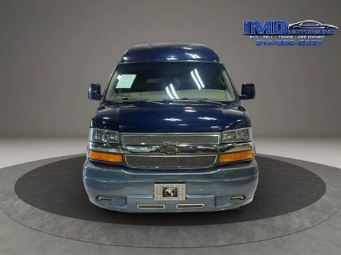 Used 2017 Chevrolet Express 2500 RWD image 3