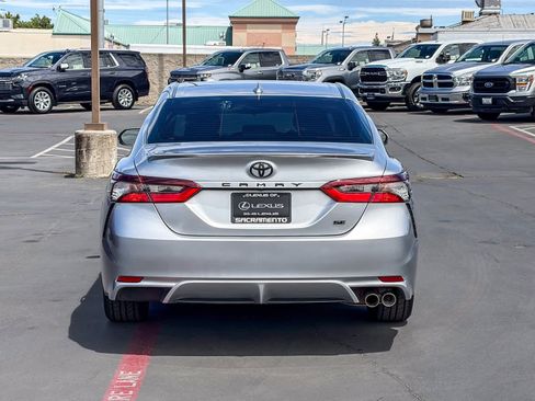 Used 2023 Toyota Camry SE FWD image 5