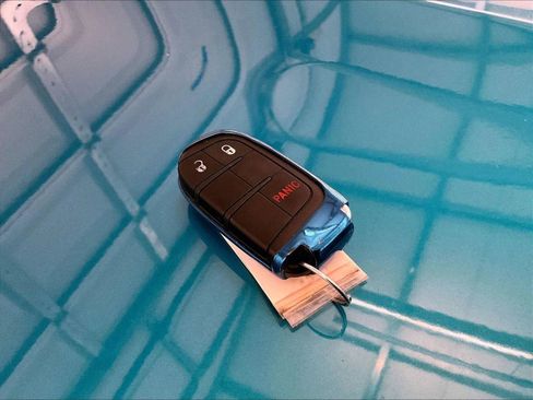 Used 2021 Jeep Renegade Latitude image 9