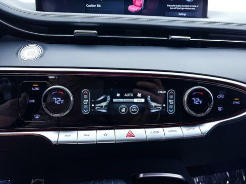 Used 2023 Genesis GV70 2.5T w/ Sport Prestige Package AWD/4WD image 28