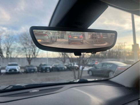 Used 2022 GMC Acadia Denali w/ Denali Ultimate Package image 10