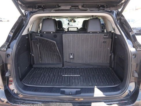 Used 2023 Toyota Highlander Limited AWD/4WD image 7