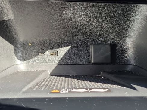 Certified 2025 Chevrolet Traverse LT image 35