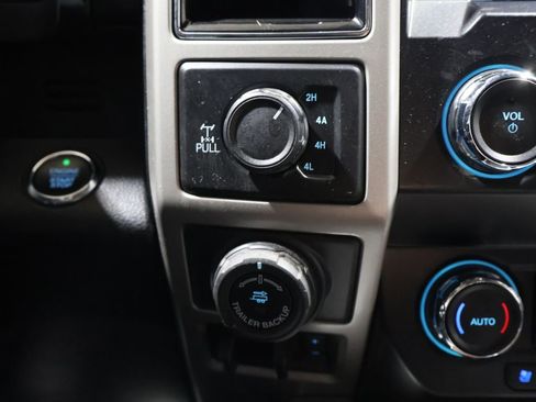 Used 2019 Ford F150 Lariat w/ Equipment Group 501A Mid image 29