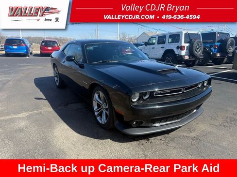 Used 2022 Dodge Challenger R/T RWD image 1