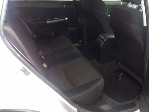 Used 2014 Subaru Crosstrek 2.0i Premium image 11