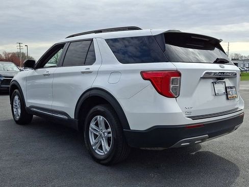 Used 2022 Ford Explorer XLT w/ Equipment Group 202A AWD/4WD image 7
