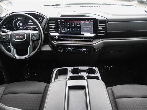 Used 2024 GMC Sierra 1500 Elevation image 12