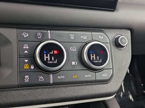 Certified 2023 Land Rover Defender 110 X-Dynamic SE image 16