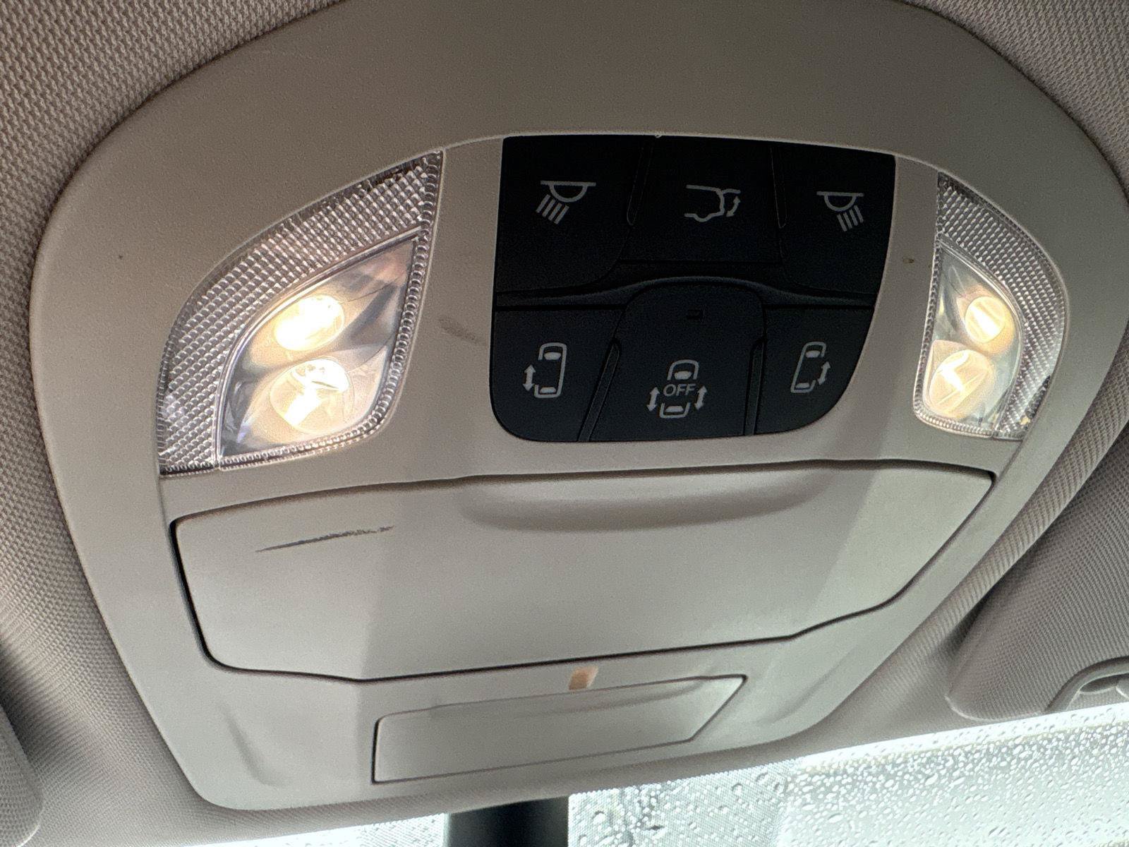 Used 2023 Chrysler Pacifica Touring-L FWD image 23