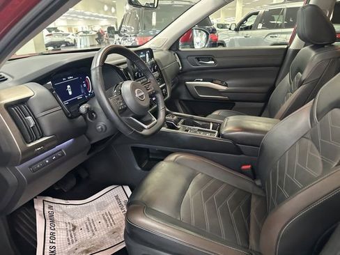 Used 2025 Nissan Pathfinder Platinum w/ Cargo Package FWD image 10