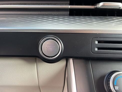 Certified 2024 Kia Carnival LX image 18