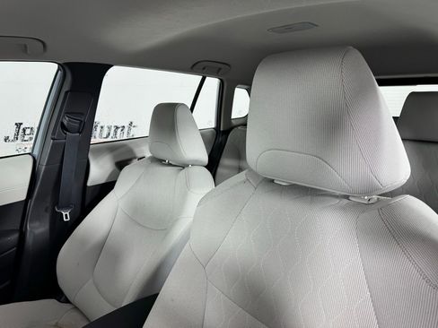 Used 2023 Toyota Corolla Cross L image 3