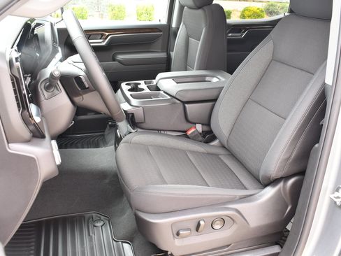 New 2026 GMC Sierra 1500 SLE w/ Preferred Package RWD image 21