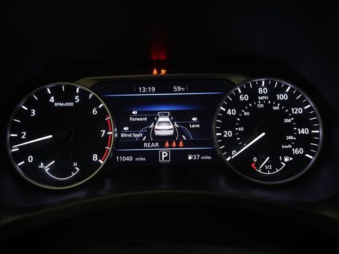 Used 2024 Nissan Sentra SR w/ SR Premium Package FWD image 2