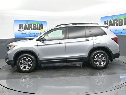 Used 2023 Honda Passport TrailSport image 2