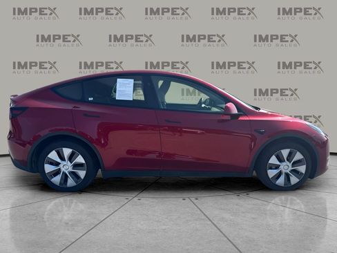 Used 2024 Tesla Model Y Long Range AWD/4WD image 6