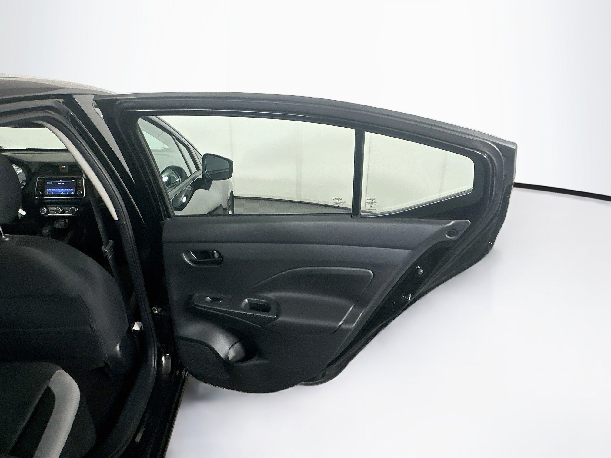 Used 2025 Nissan Versa S FWD image 27