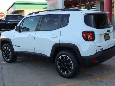 Used 2023 Jeep Renegade Latitude image 6