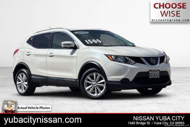 Used 2018 Nissan Rogue Sport SV FWD image 1