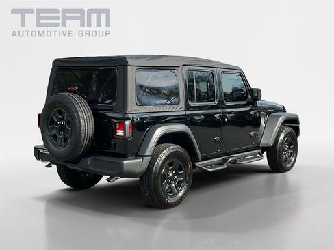 Used 2025 Jeep Wrangler Sport image 7