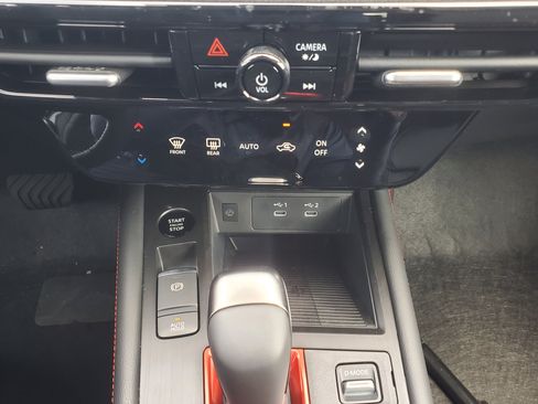 New 2026 Nissan Kicks SR FWD image 18