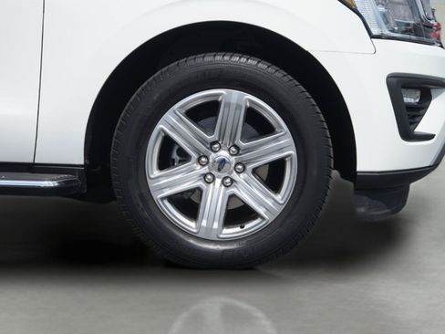 Used 2020 Ford Expedition XLT w/ Equipment Group 202A RWD image 4