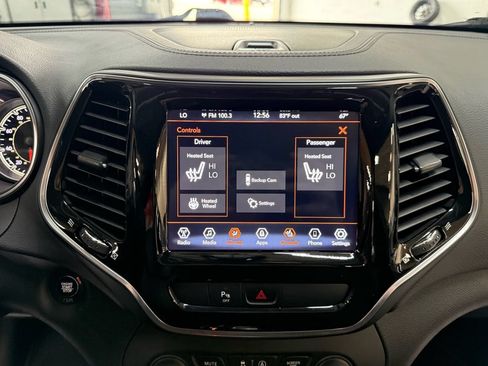 Used 2020 Jeep Cherokee Limited AWD/4WD image 23
