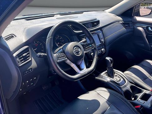 Used 2019 Nissan Rogue SL w/ Premium Package FWD image 17