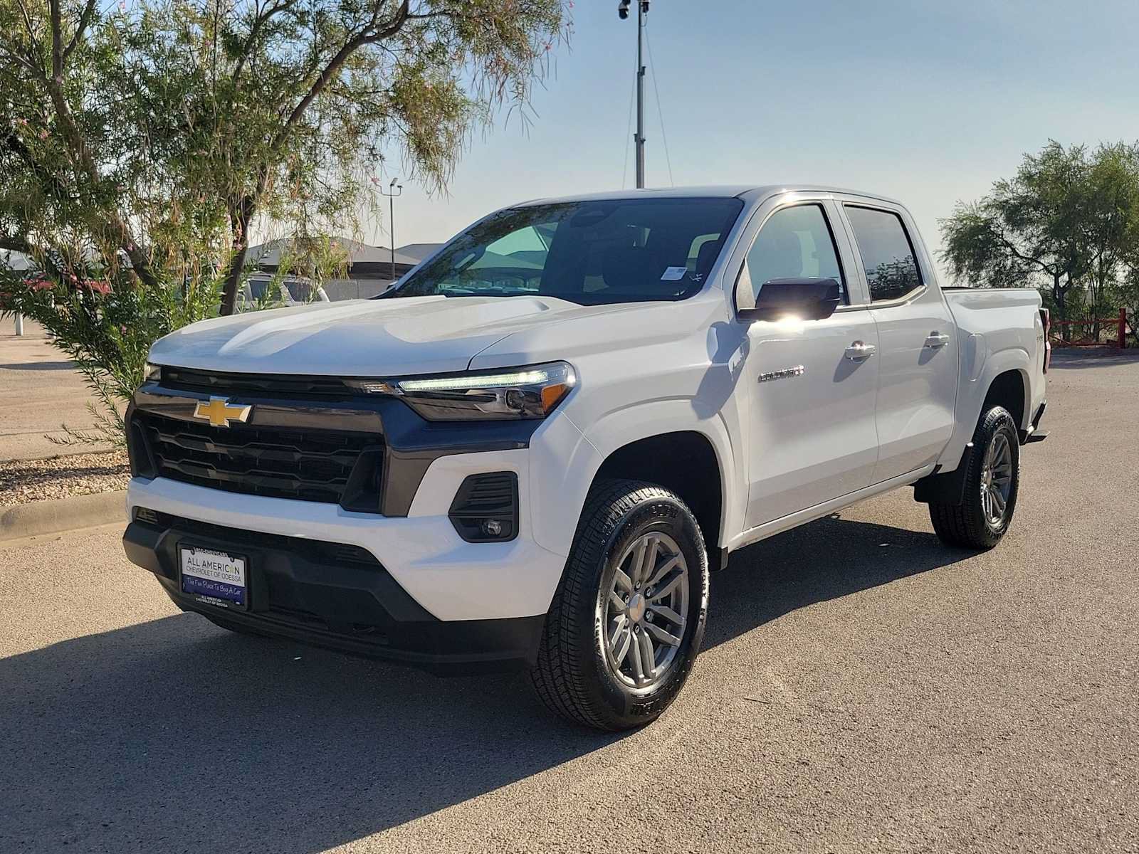 New 2026 Chevrolet Colorado LT w/ LT Convenience Package AWD/4WD image 4