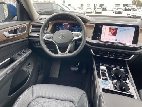 New 2026 Volkswagen Atlas SE FWD image 12
