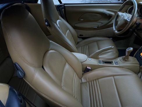 Used 2000 Porsche 911 Carrera image 38