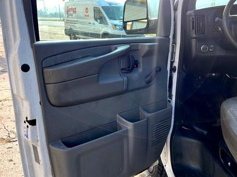 Used 2008 GMC Savana 2500 image 11