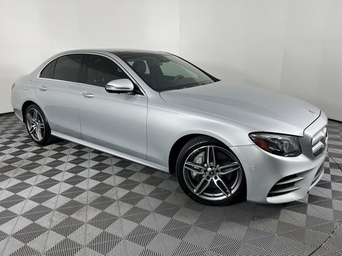 Certified 2019 Mercedes-Benz E 300 4MATIC image 2