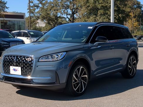 Used 2025 Lincoln Corsair Reserve image 7