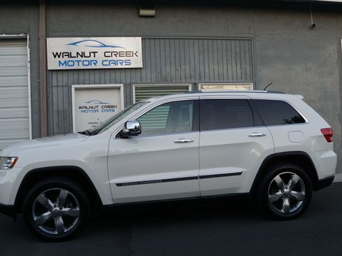 Used 2012 Jeep Grand Cherokee Overland image 19
