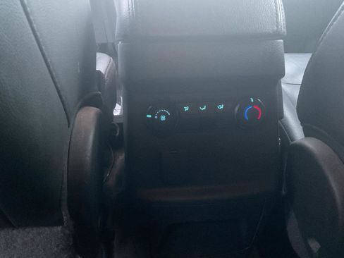 Used 2013 Ford Explorer XLT image 23