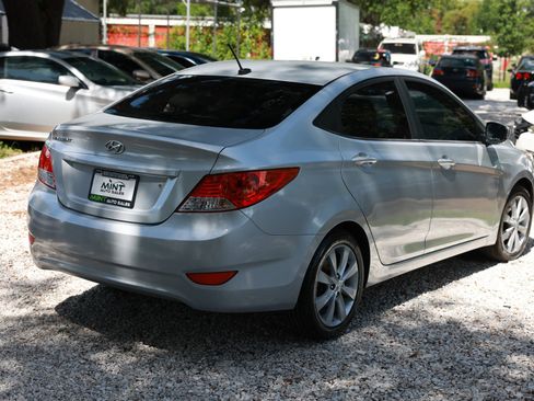 Used 2013 Hyundai Accent GLS w/ Premium Pkg FWD image 15